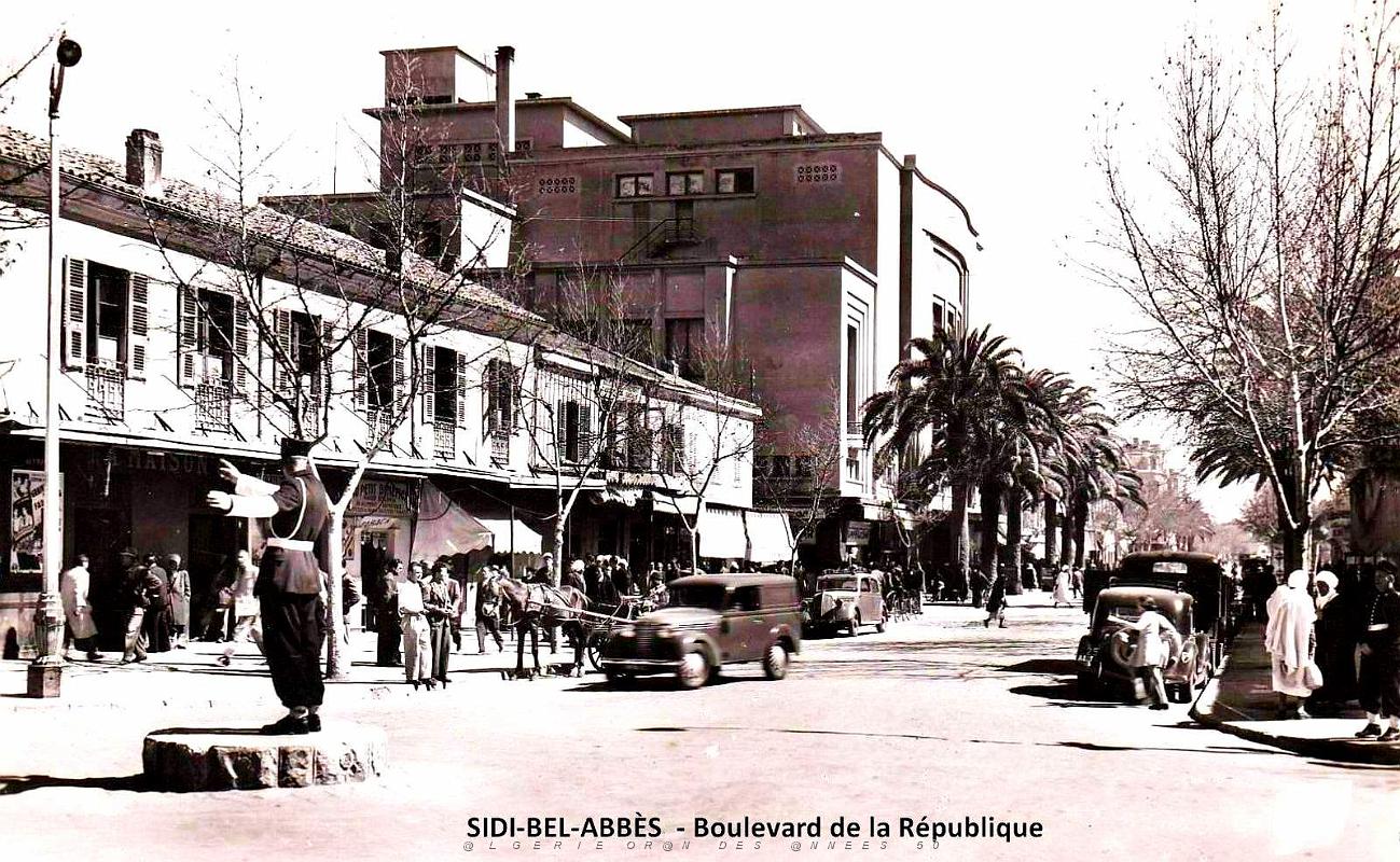 1703- Sidi-Bel-Abbes - Boulevard de la Republique.jpg